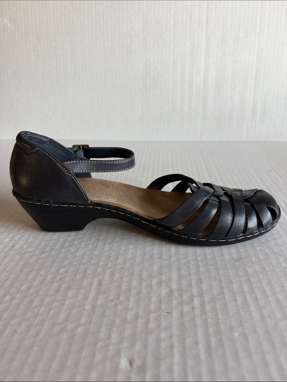Clark’s Bendables Wendy Land Black Leather Closed Toe Sandals - Picture 4 of 11